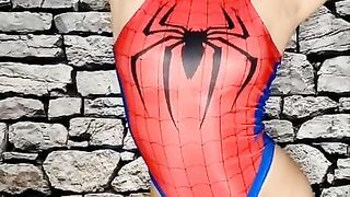 Sexy Spidergirl shakes her booty