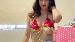 Sexy wonderwoman cosplay, I love to masturbate during a cosplay