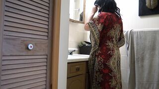 Punjabi stepmother fucked with big cock before she goes to work