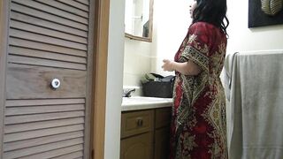 Punjabi stepmother fucked with big cock before she goes to work